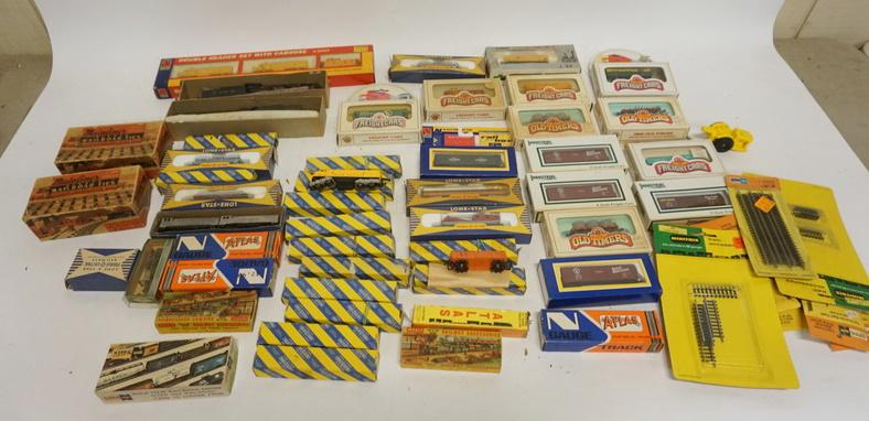 LARGE LOT OF N GAUGE W/HO (1 of 9)