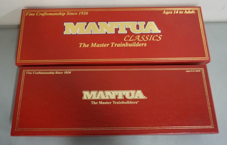 LOT OF 2 MATUA MODEL TRAINS (1 of 4)