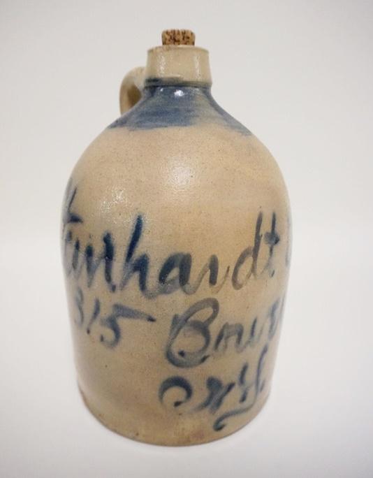 BLUE SCRIPT JUG STEINHARDT (1 of 3)