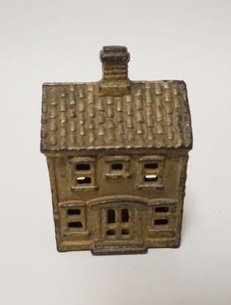 SMALL HOUSE STILL BANK (1 of 5)