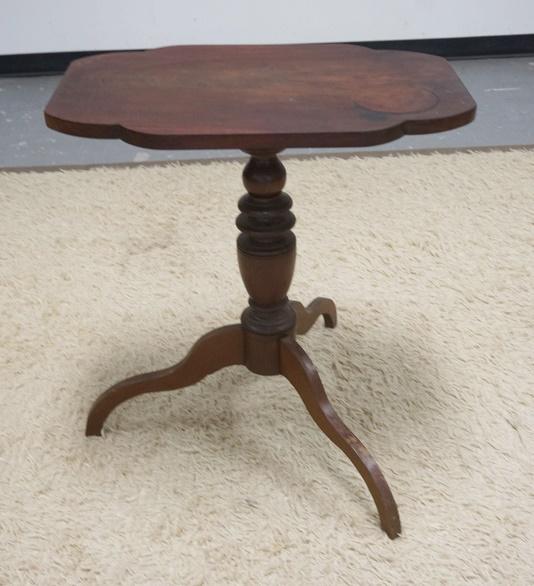 ANTIQUE SPIDER LEG TILT TOP TABLE (1 of 3)