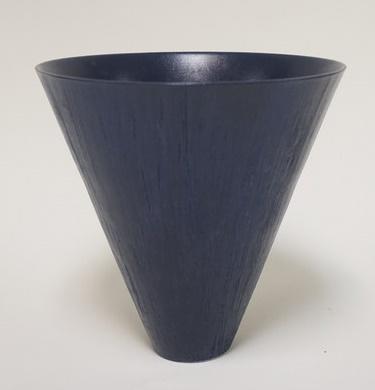 DARK BLUE JAPANESE ART POTTERY FLARED VASE (1 of 4)
