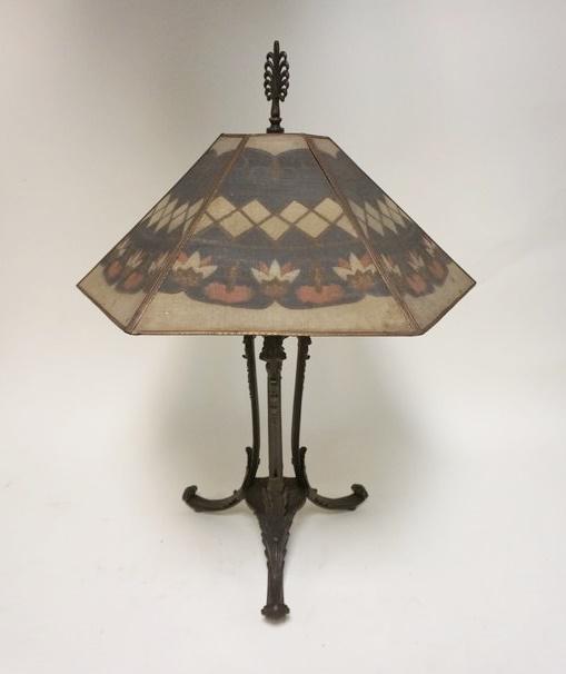 CAST IRON LAMP (1 of 3)
