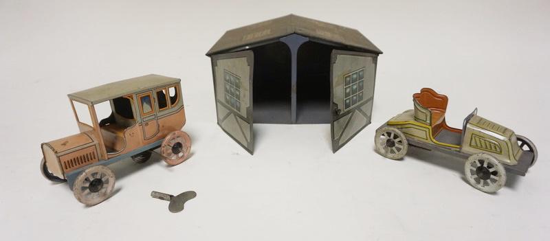 BING TIN LITHO GARAGE W/2 WIND UP CARS (1 of 11)