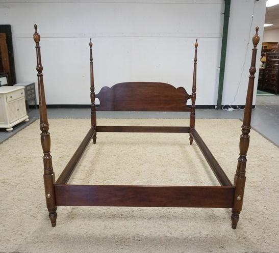 STATTON OLD TOWNE 4 POSTER BED (1 of 3)