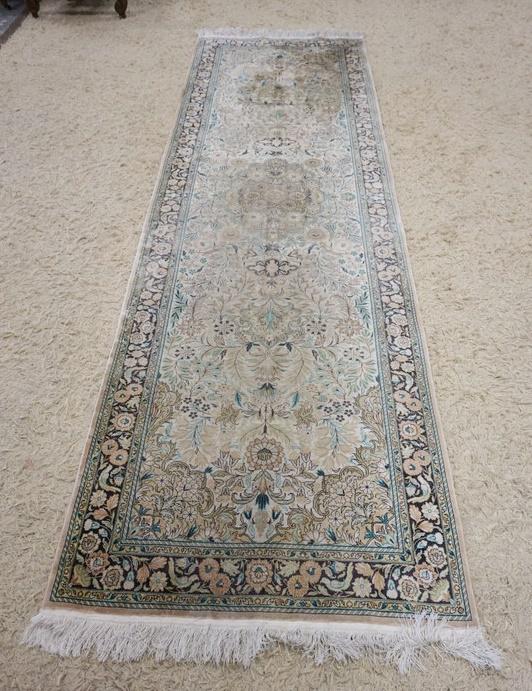 ORIENTAL SILK RUNNER (1 of 9)