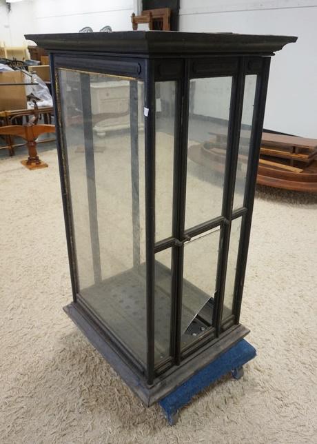 ANTIQUE VICTORIAN WOODEN GLASS DISPLAY CASE (1 of 6)