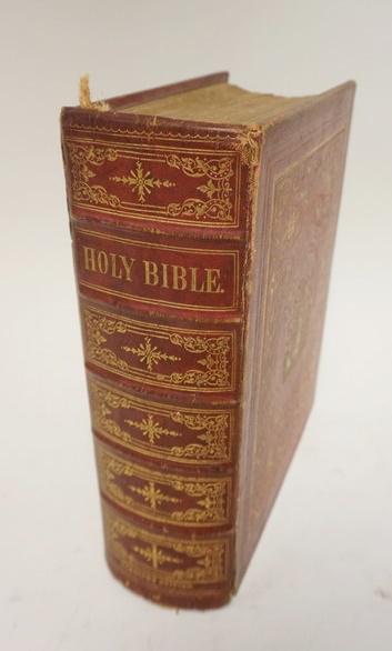 1858 PHILADELPHIA JESPER HARDING & SON BIBLE: 1858 PHILADELPHIA JESPER HARDING & SON BIBLE IN RED LEATHER BINDING & GILT PAGE EDGES