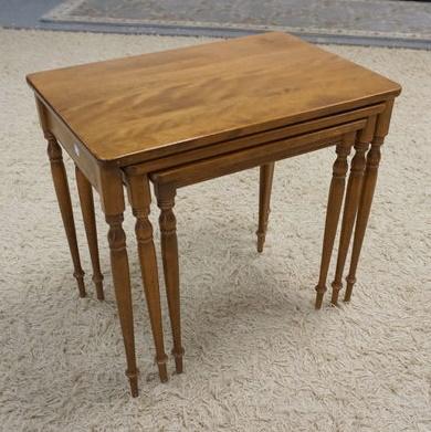 NEST OF 3 MAPLE TABLES: NEST OF 3 MAPLE TABLES W/PENCIL TURNED LEGS, 23 IN HIGH X 25 IN WIDE X 17 IN DEEP