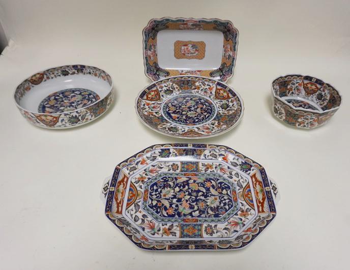 5 PIECE LOT OF ASIAN DECORATED POTTERY (1 of 5)