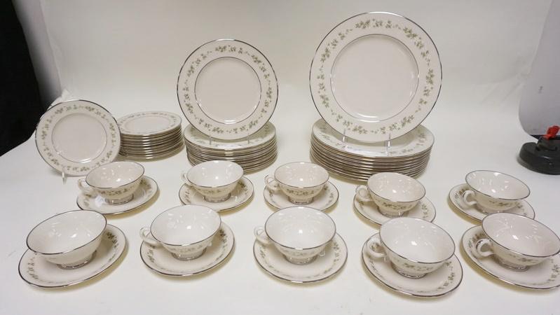 LENOX BROOKDALE CHINA SET (1 of 4)