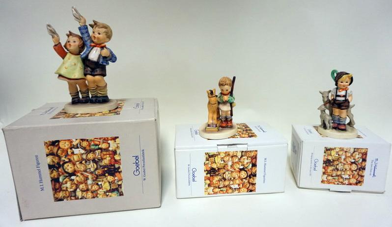 3 GOBEL HUMMELS WITH BOXES: 3 GOBEL HUMMELS WITH BOXES, LARGEST IS 7 IN HIGH