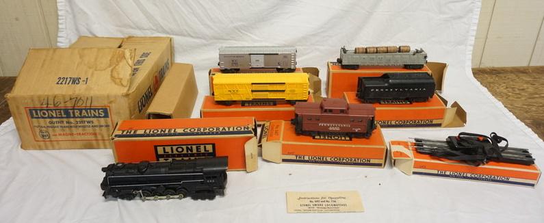 LIONEL TRAINS OUTFIT NO. 2217WS O GAUGE TRAIN SET (1 of 4)