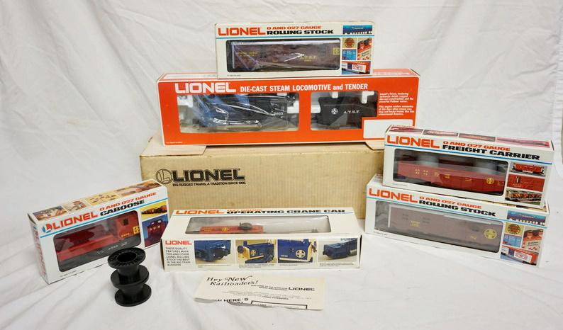 LIONEL SERVICE STATION SANTA FE WORK TRAIN (1 of 4)