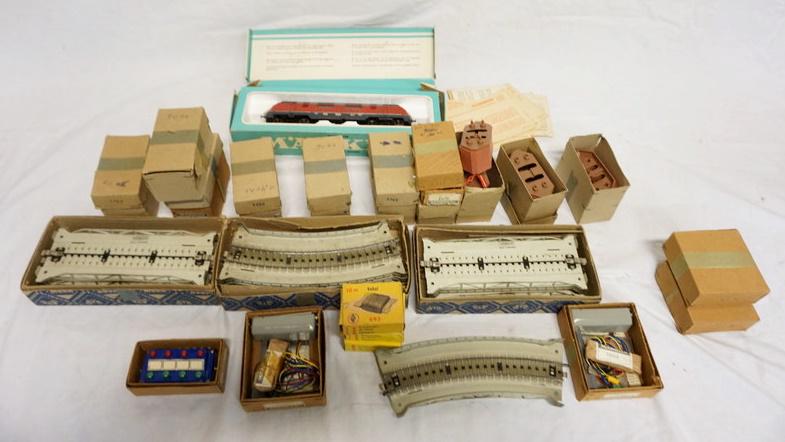 MARKLIN DIESELLOKOMOTIVE & ACCESSORIES (1 of 3)