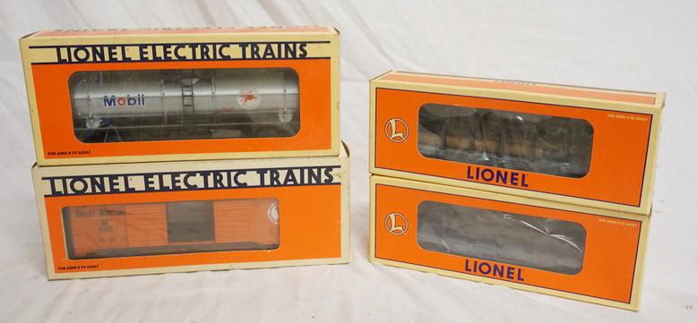 LOT OF 4 LIONEL MODEL TRAIN CARS (1 of 2)