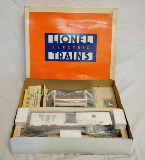 LIONEL DAIRYMEN'S LEAGUE OPERATING MILK CAR (1 of 3)