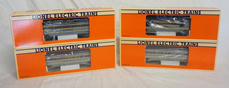 4 LIONEL ELECTRIC TRAINS MODELS (1 of 2)