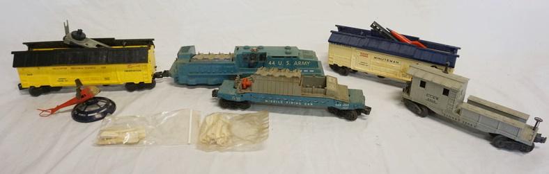 LOT OF LIONEL TRAIN MODELS (1 of 4)