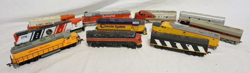 LOT OF MODEL TRAINS (1 of 4)