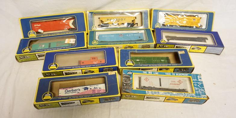 9 AHM HO GAUGE TRAIN MODELS (1 of 2)