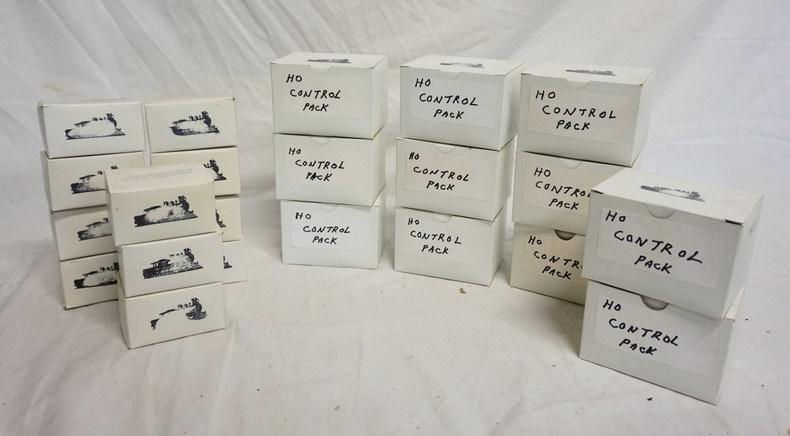 LARGE LOT OF HO CONTROL PACKS & POWER ADAPTERS (1 of 2)
