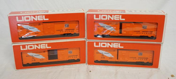 LOT OF 4 LIONEL MODEL TRAINS (1 of 2)