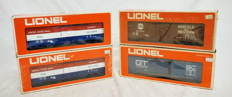 LOT OF 4 LIONEL MODEL TRAINS (1 of 2)