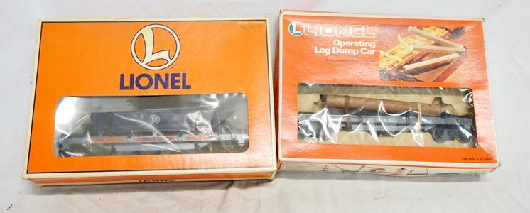 LOT OF 2 LIONEL TRAIN MODELS (1 of 4)