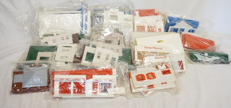 LARGE LOT OF LOOSE MODEL BUILDING KITS (1 of 3)