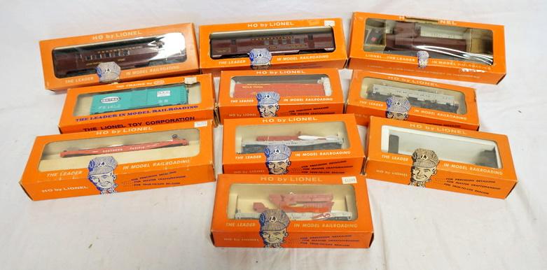 10 HO BY LIONEL MODEL TRAINS (1 of 2)