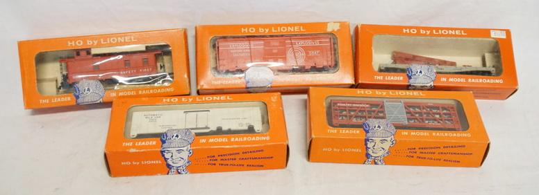 LOT OF 5 HO BY LIONEL MODEL TRAINS (1 of 2)