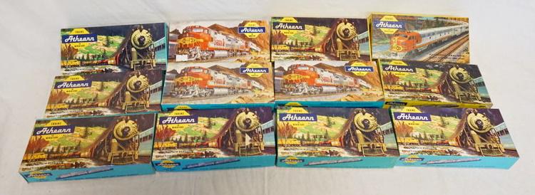 12 ATHEARN TRAINS IN MINIATURE MODEL TRAINS (1 of 4)
