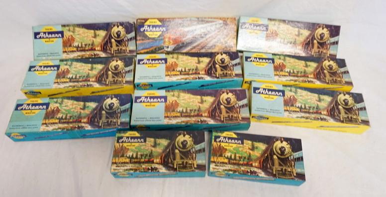 11 ATHEARN TRAINS IN MINIATURE HO MODELS/KITS (1 of 4)