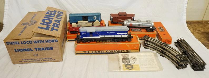 LIONEL TRAINS DIESEL LOCOMOTIVE 815 TRAIN SET (1 of 5)