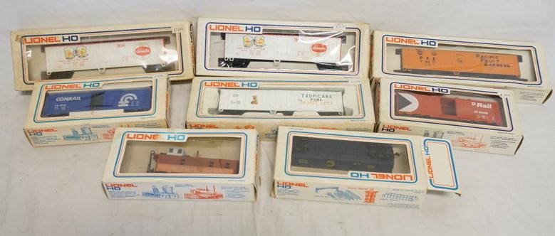 LOT OF 8 LIONEL HO MODEL TRAINS (1 of 2)