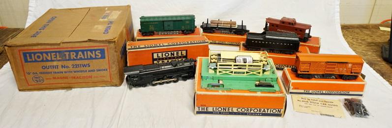 LIONEL TRAINS OUTFIT NO. 2211WS O GAUGE TRAIN SET (1 of 7)