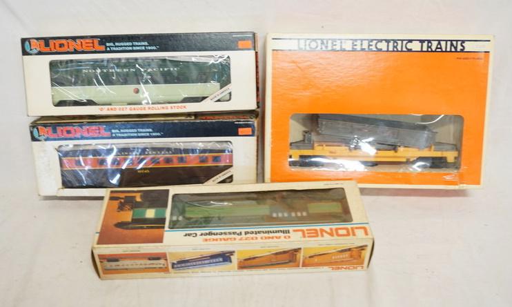 4 LIONEL MODEL TRAINS (1 of 2)
