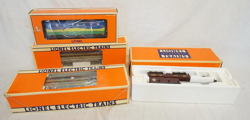 4 LIONEL MODEL TRAINS (1 of 3)
