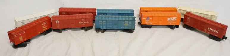 10 LIONEL MODEL TRAIN CARS (1 of 4)