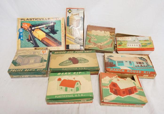 9 BACHMANN MODEL BUILDING KITS (1 of 4)