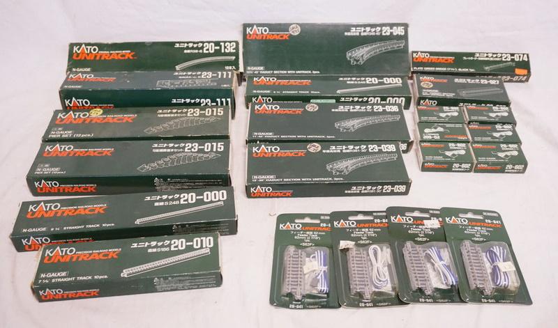 LOT OF KATO UNITRACK MODEL TRAIN ACCESSORIES (1 of 1)