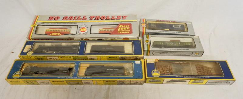 LOT OF AHM HO GAUGE MODEL TRAINS (1 of 2)