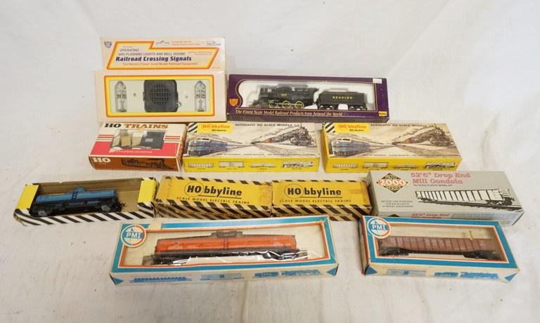 MODEL TRAIN LOT (1 of 1)