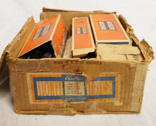 LIONEL O27 GAUGE TRAIN SET (1 of 4)