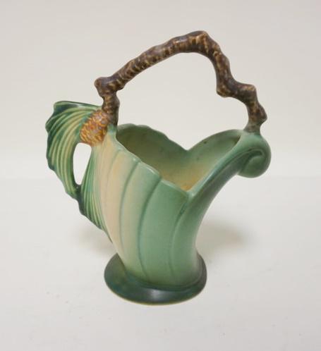 ROSEVILLE GEEN PINECONE BASKET (1 of 3)