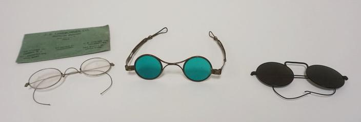 LOT OF ANTIQUE SUN GLASSES & EYE GLASSES: LOT OF ANTIQUE SUN GLASSES & EYE GLASSES