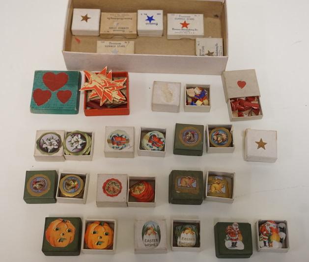 LOT OF ANTIQUE MINIATURE HOLIDAY SEALS (1 of 5)