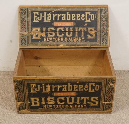 EJ LARRABEE & CO BISCUIT BOX (1 of 3)