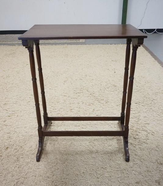 SMALL SIDE TABLE (1 of 3)